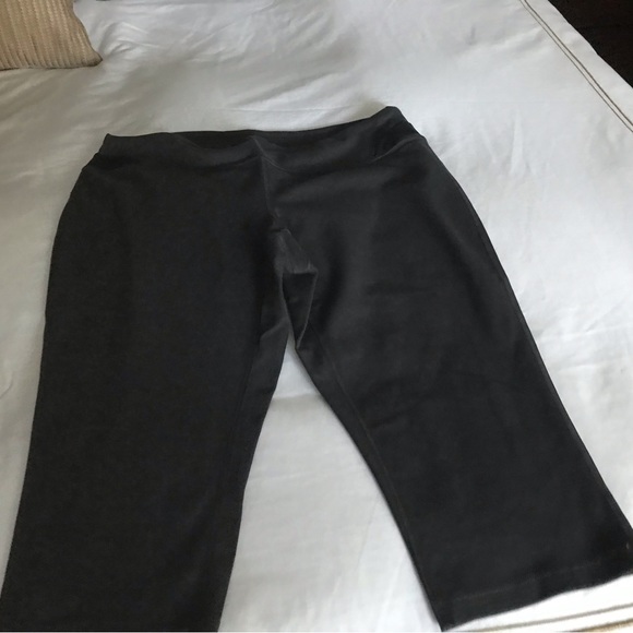 NWT Lucy Bermuda yoga pants! - Picture 2 of 6